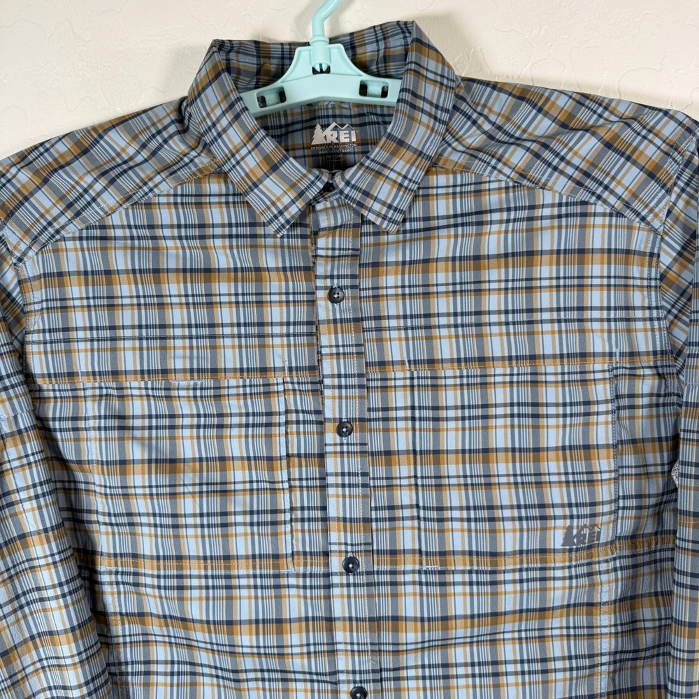 REI Shirt Mens Large Blue Button Up Outdoor Hiking Sahara Long Sleeve Plaid